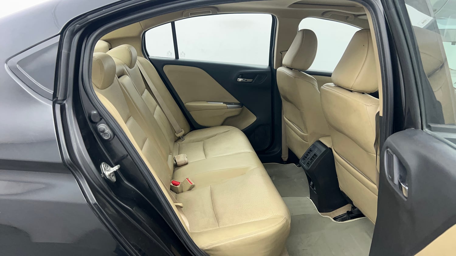 Used 2014 Honda City VX Diesel Diesel Manual interior RIGHT SIDE REAR DOOR CABIN VIEW