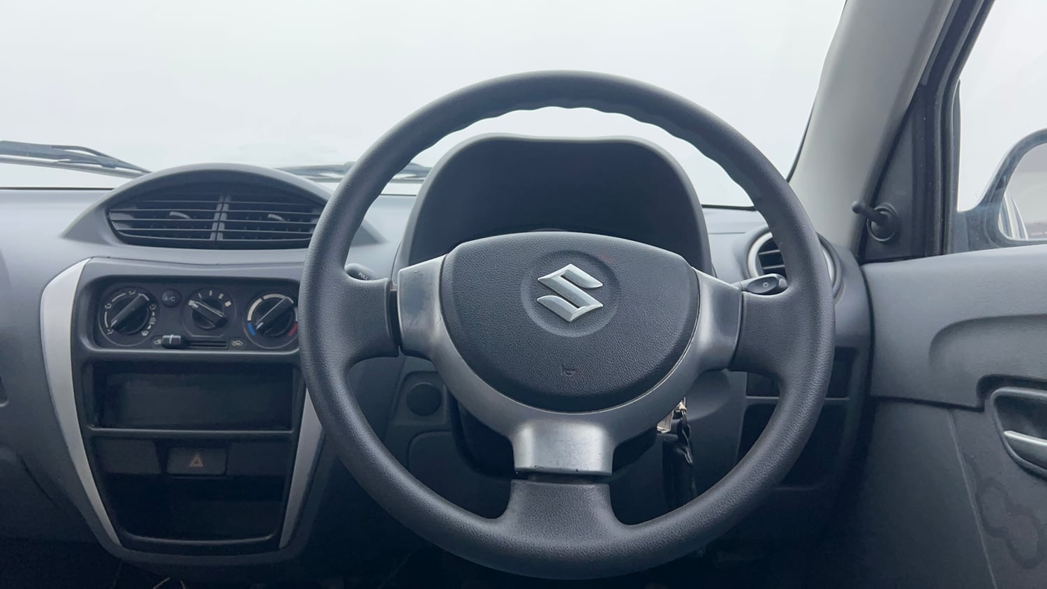 Used 2013 Maruti Suzuki Alto 800 Lxi Petrol Manual interior STEERING VIEW