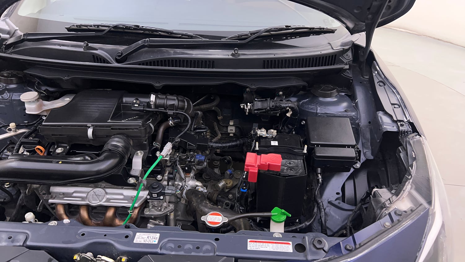 Used 2022 Toyota Glanza G Petrol Manual engine ENGINE LEFT SIDE HINGE & APRON VIEW
