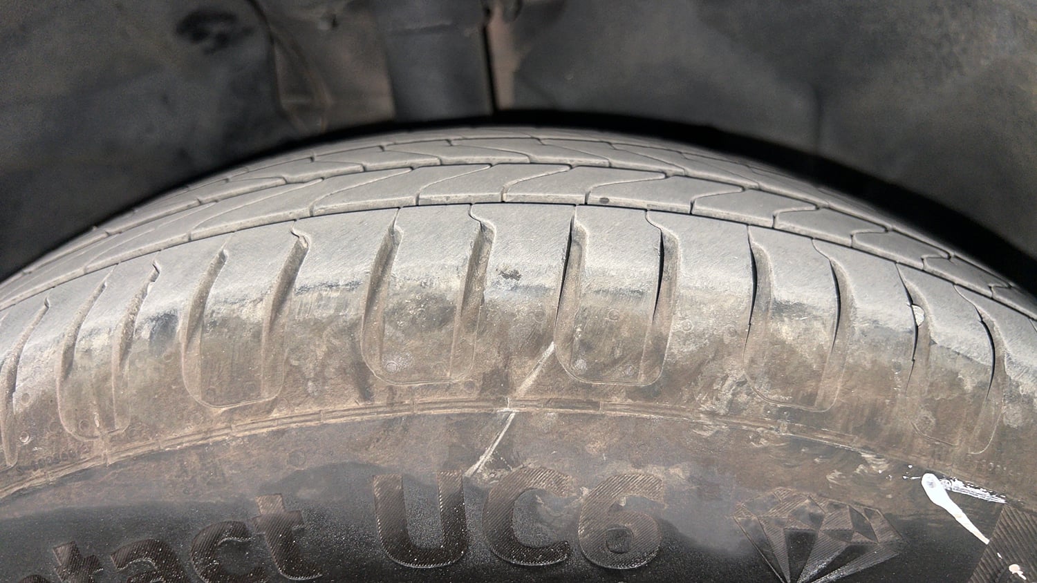 Used 2020 Ford EcoSport Titanium 1.5L Ti-VCT Petrol Manual tyres RIGHT FRONT TYRE TREAD VIEW