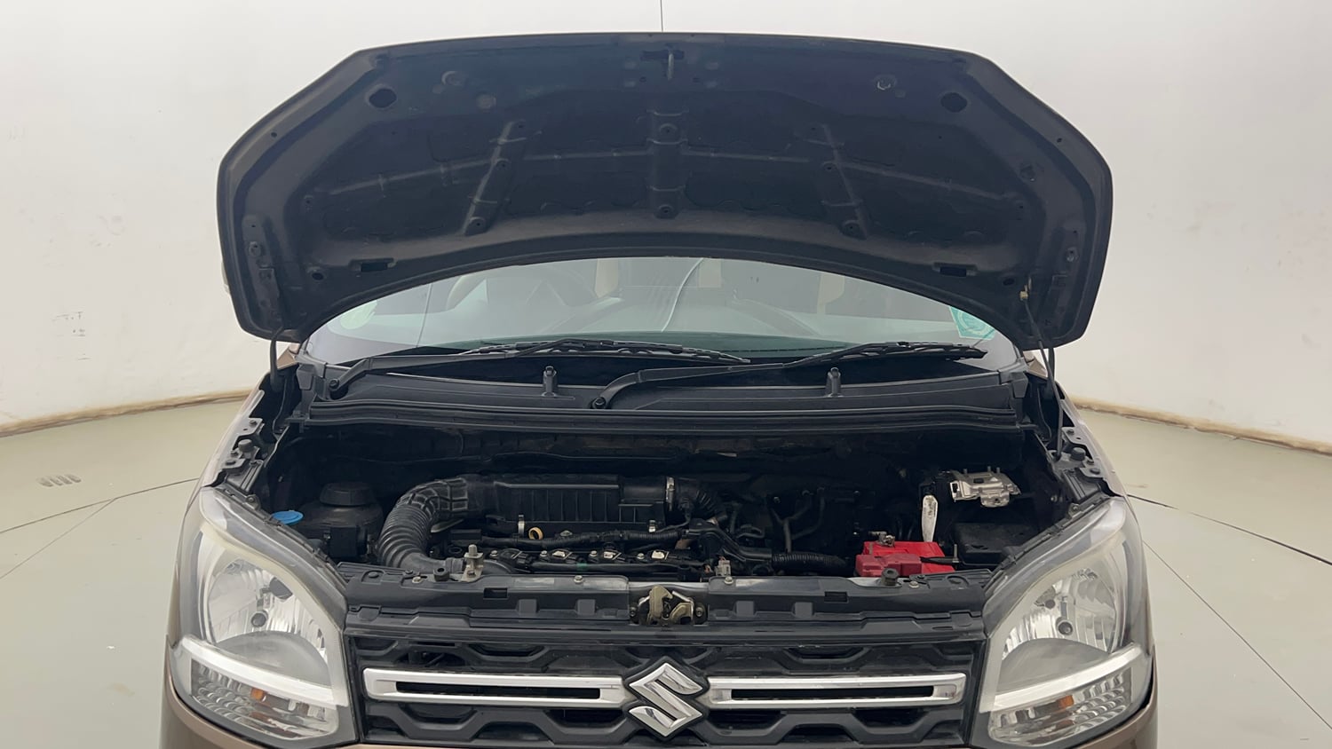 Used 2019 Maruti Suzuki Wagon R ZXi 1.2 AMT Petrol Automatic engine ENGINE & BONNET OPEN FRONT VIEW