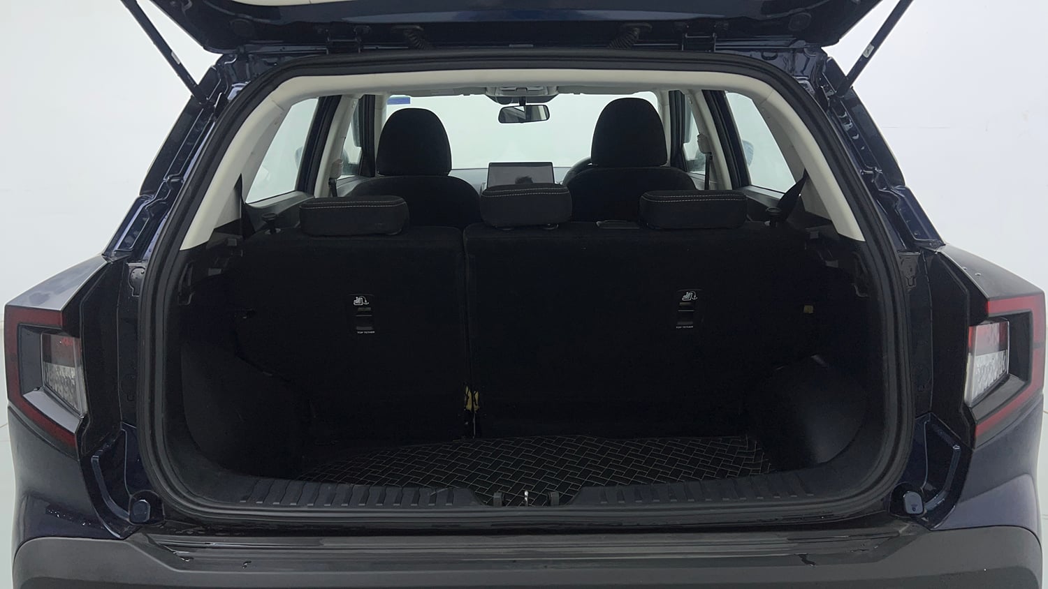 Used 2025 Mahindra XUV 3XO AX5 1.2 Petrol Petrol Manual interior DICKY INSIDE VIEW