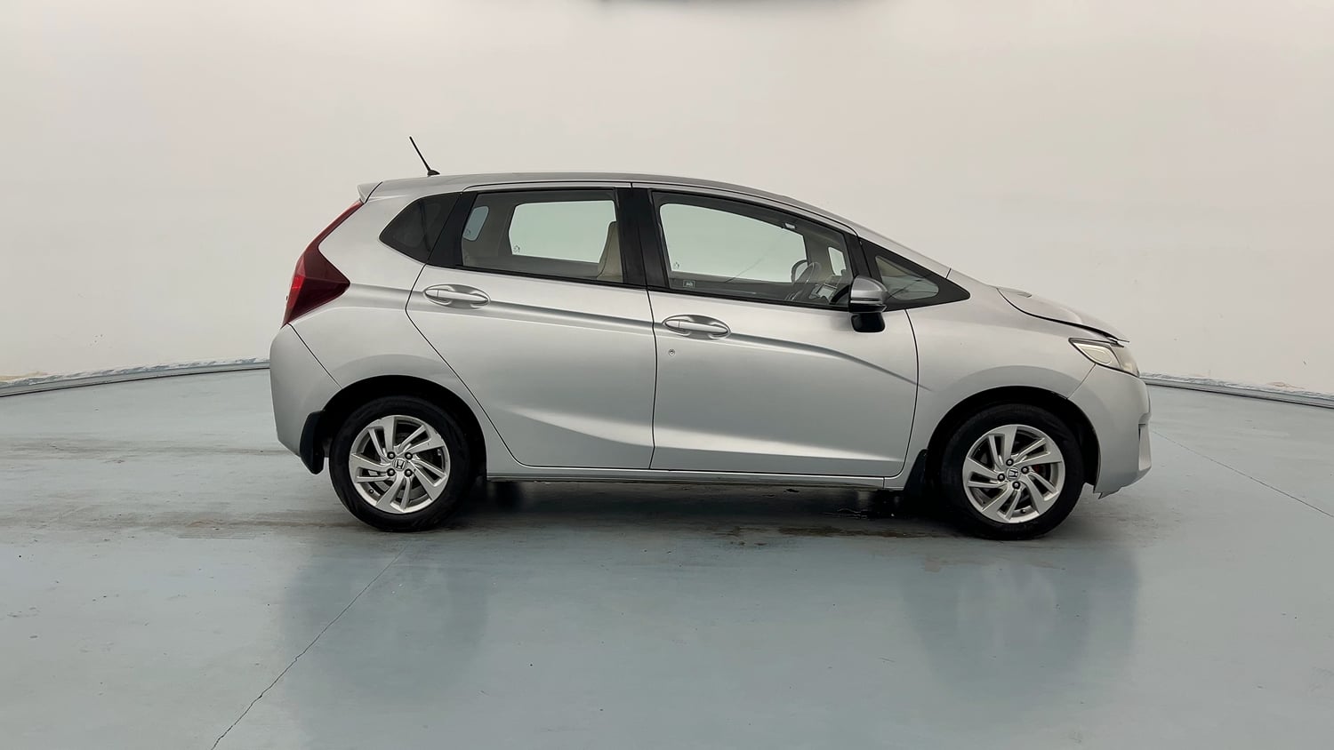 Used 2016 Honda Jazz V Petrol Petrol Manual exterior RIGHT SIDE VIEW