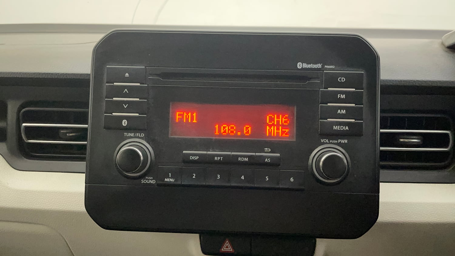 Used 2018 Maruti Suzuki Ignis Delta 1.2 MT Petrol Manual top_features Integrated (in-dash) music system