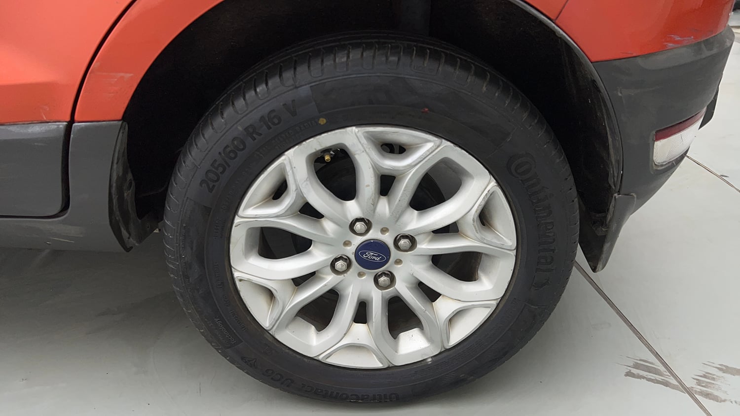 Used 2017 Ford EcoSport Titanium 1.5L Ti-VCT AT Petrol Automatic tyres LEFT REAR TYRE RIM VIEW