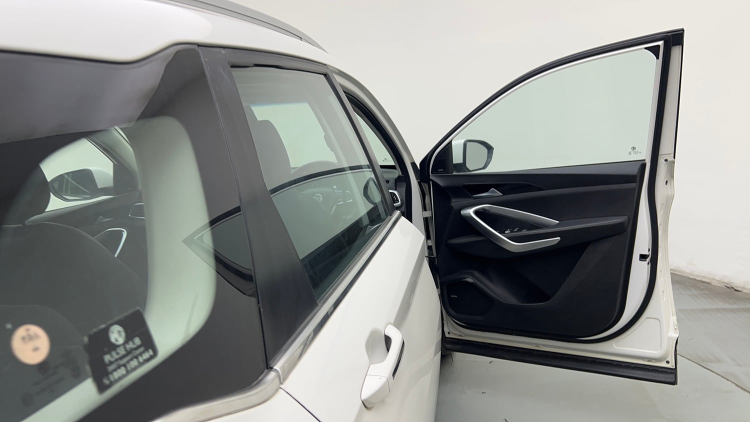 Used 2020 MG Motors Hector Sharp 1.5 DCT Petrol Petrol Automatic interior RIGHT FRONT DOOR OPEN VIEW