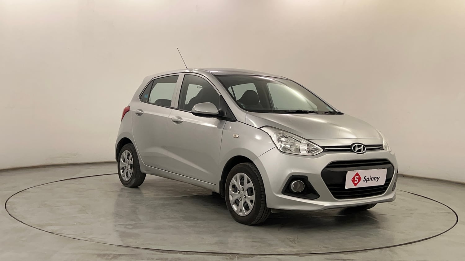 Used 2016 Hyundai Grand i10 Magna 1.2 Kappa VTVT Petrol Manual exterior RIGHT FRONT CORNER VIEW