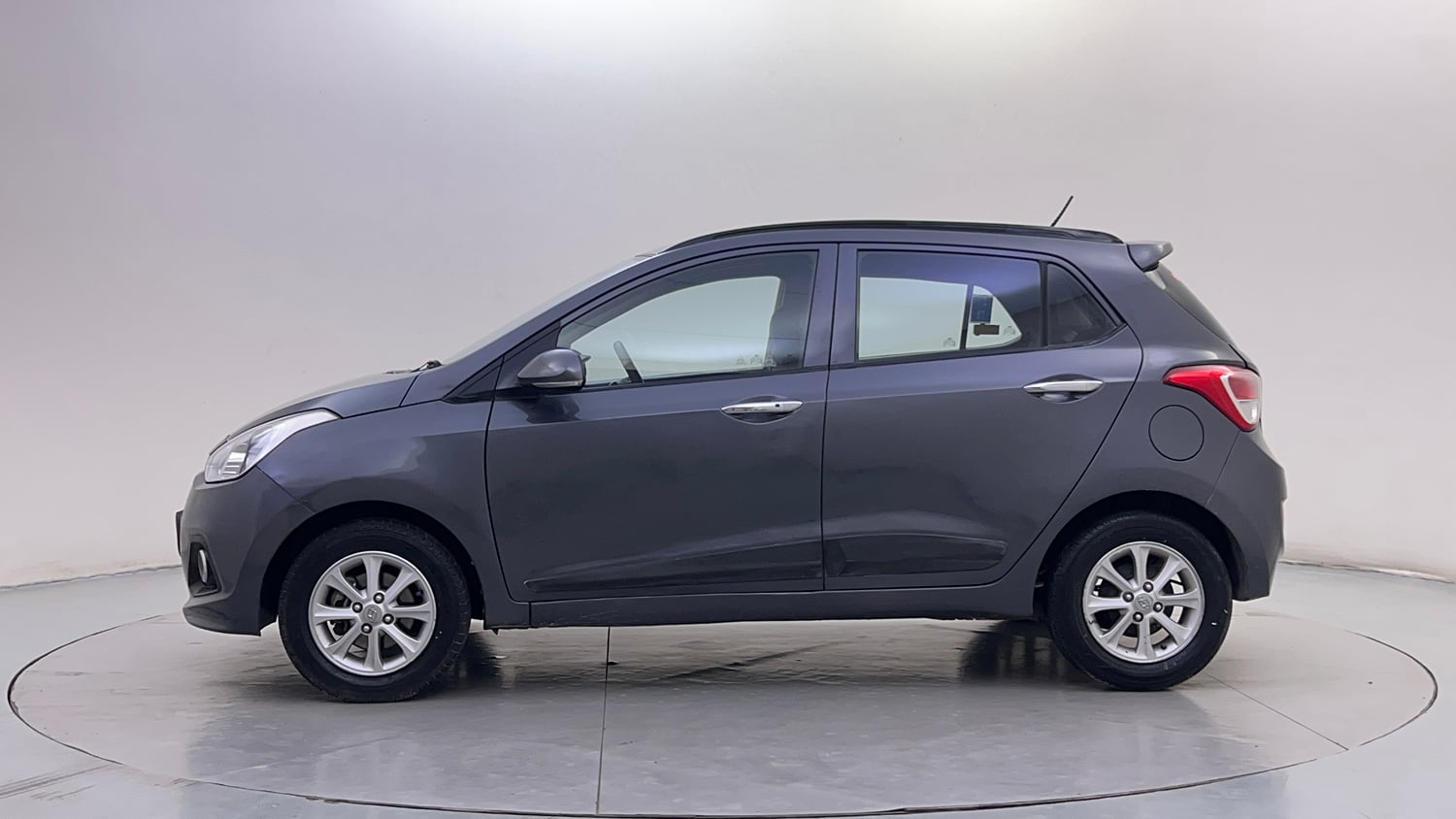 Used 2015 Hyundai Grand i10 Asta AT 1.2 Kappa VTVT Petrol Automatic exterior LEFT SIDE VIEW
