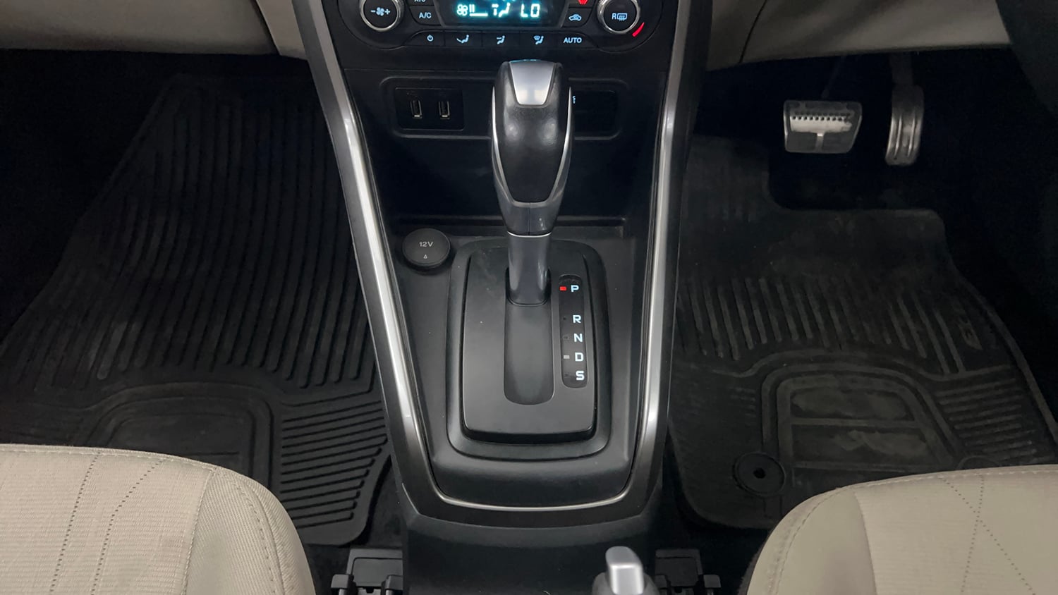 Used 2021 Ford EcoSport Titanium Plus 1.5L Ti-VCT AT Petrol Automatic interior GEAR  KNOB VIEW