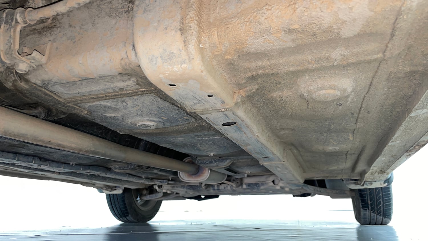 Used 2019 Hyundai Grand i10 Sportz AT 1.2 Kappa VTVT Petrol Automatic extra REAR RIGHT UNDERBODY VIEW