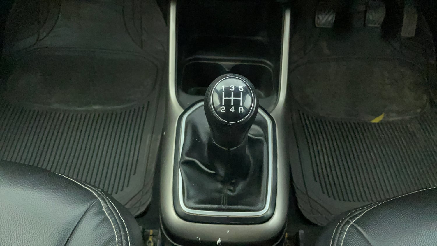 Used 2018 Maruti Suzuki Ignis Delta 1.2 MT Petrol Manual interior GEAR  KNOB VIEW