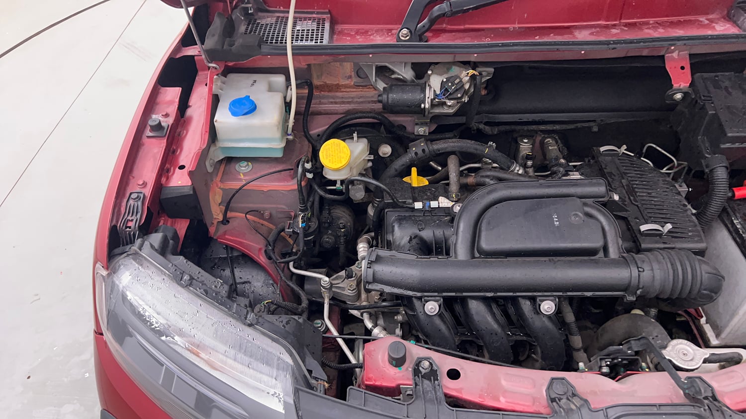Used 2024 Renault Kwid CLIMBER 1.0 MT Petrol Manual engine ENGINE RIGHT SIDE VIEW