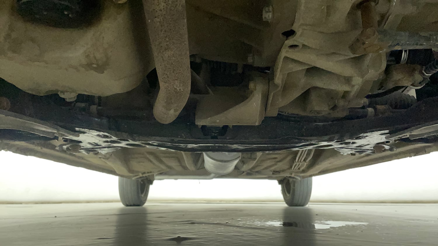 Used 2018 Maruti Suzuki Ignis Delta 1.2 MT Petrol Manual extra FRONT LEFT UNDERBODY VIEW