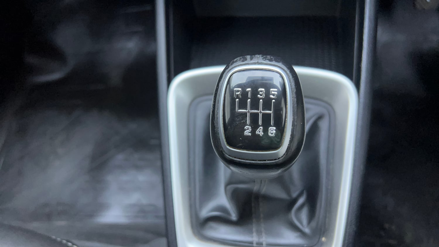 Used 2019 hyundai Venue SX 1.0 Turbo Petrol Petrol Manual interior GEAR  KNOB VIEW