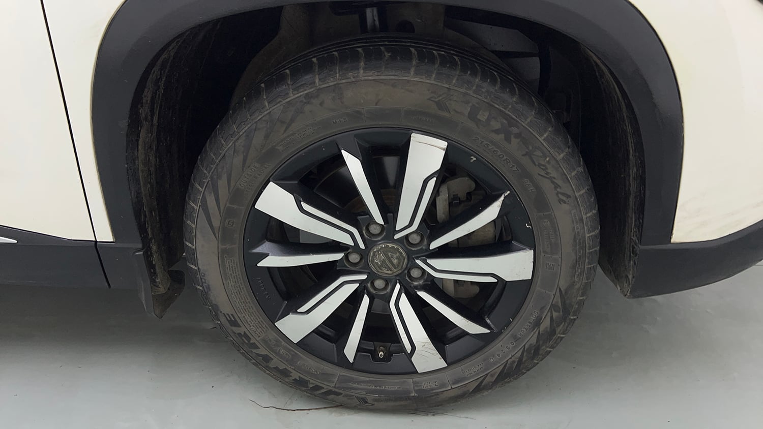 Used 2020 MG Motors Hector Sharp 1.5 DCT Petrol Petrol Automatic tyres RIGHT FRONT TYRE RIM VIEW