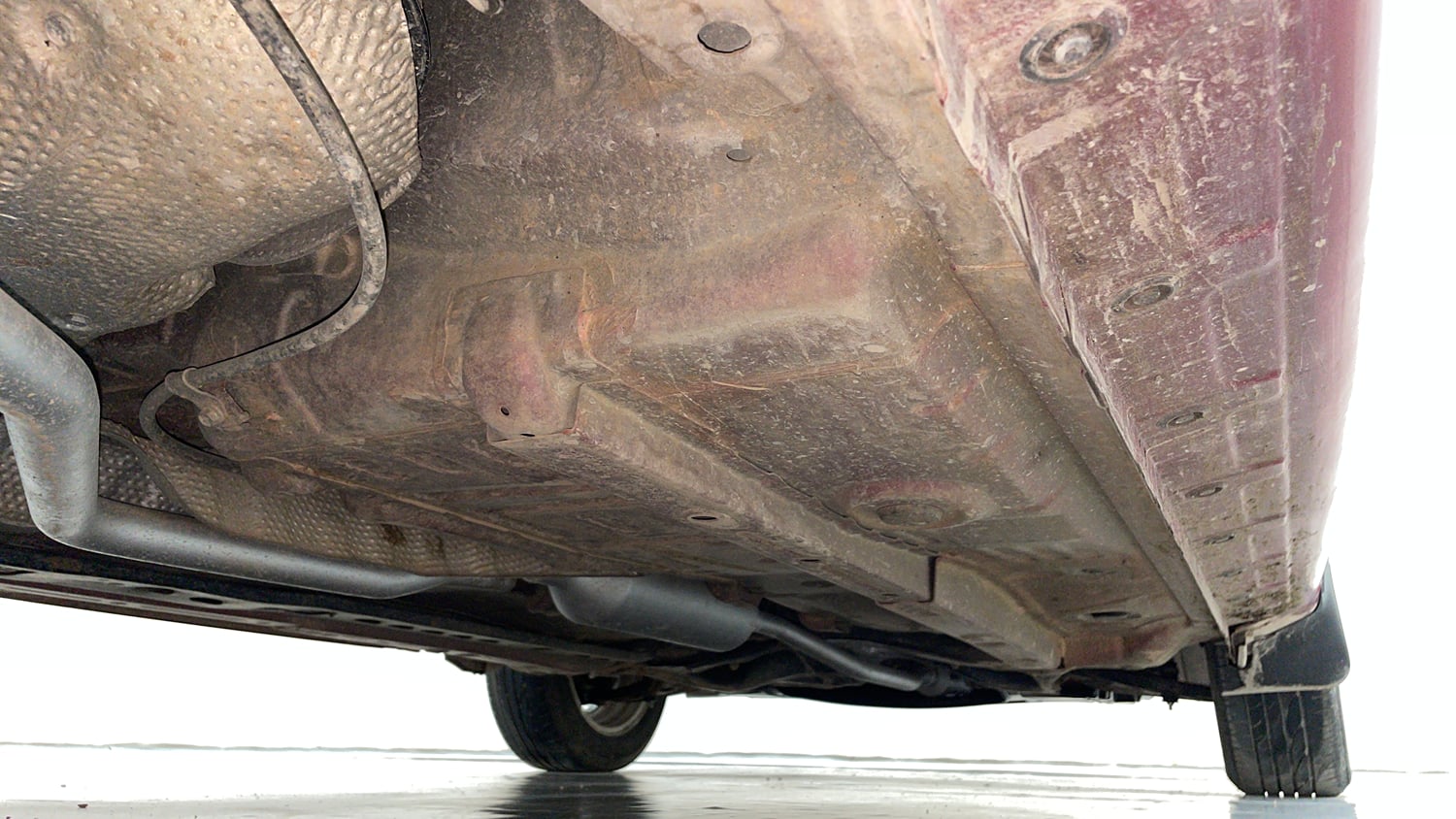 Used 2013 Toyota Etios V Petrol Manual extra REAR RIGHT UNDERBODY VIEW