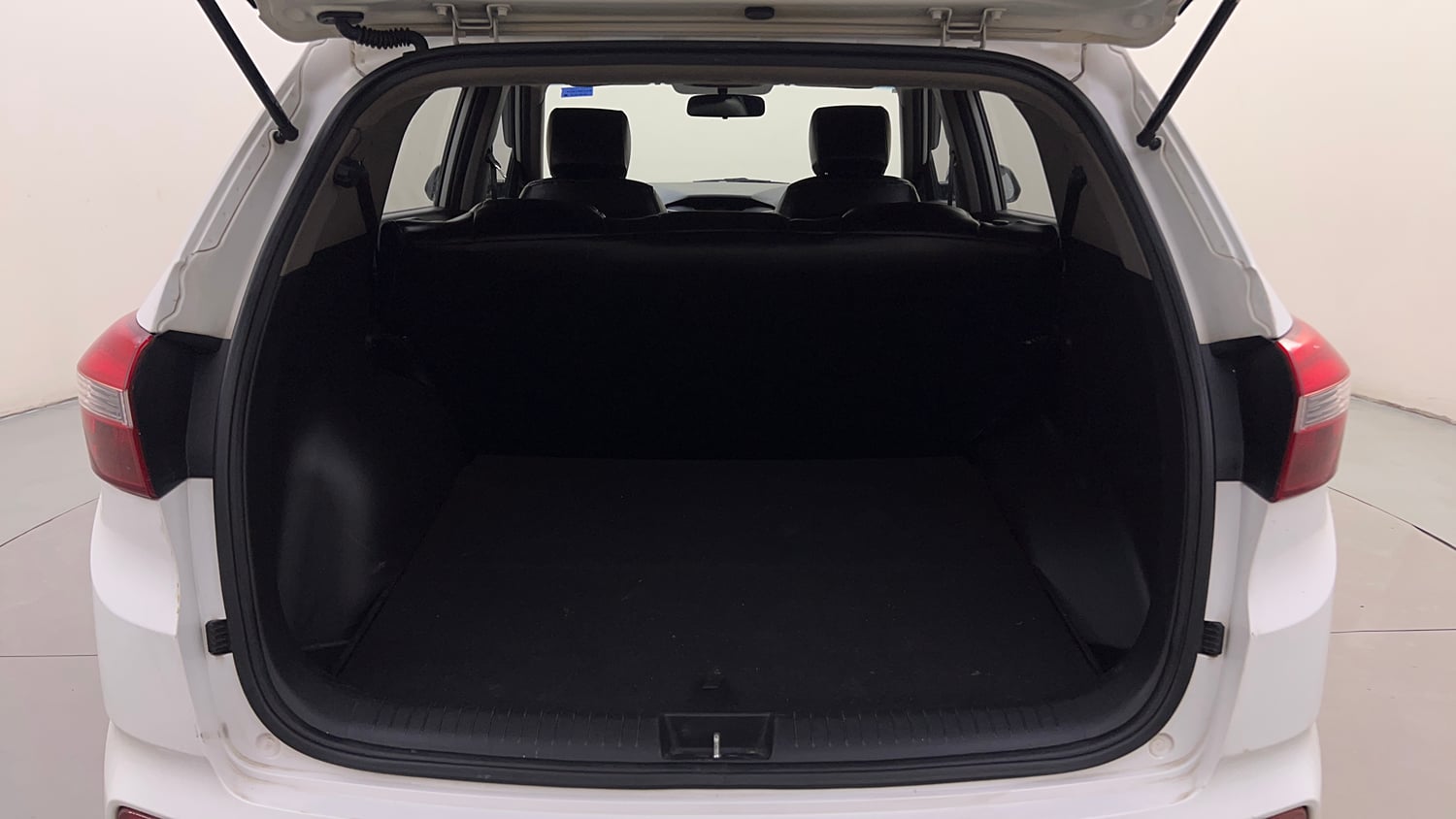 Used 2016 Hyundai Creta 1.6 Base Petrol Petrol Manual interior DICKY INSIDE VIEW