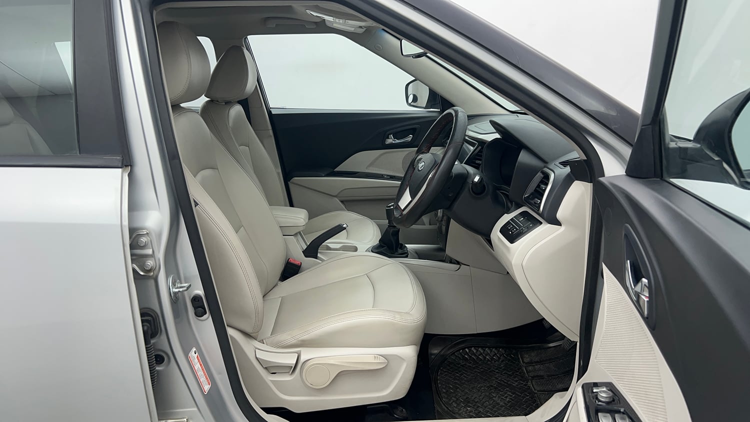 Used 2019 Mahindra XUV 300 1.2 W8 (O) Petrol Manual interior RIGHT SIDE FRONT DOOR CABIN VIEW