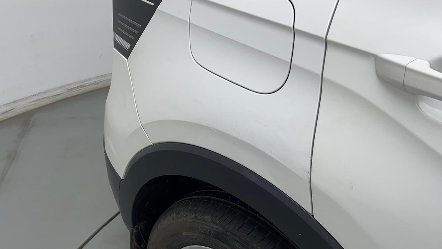 Used 2022 Volkswagen Taigun Highline 1.0 TSI AT Petrol Automatic dents MINOR SCRATCH