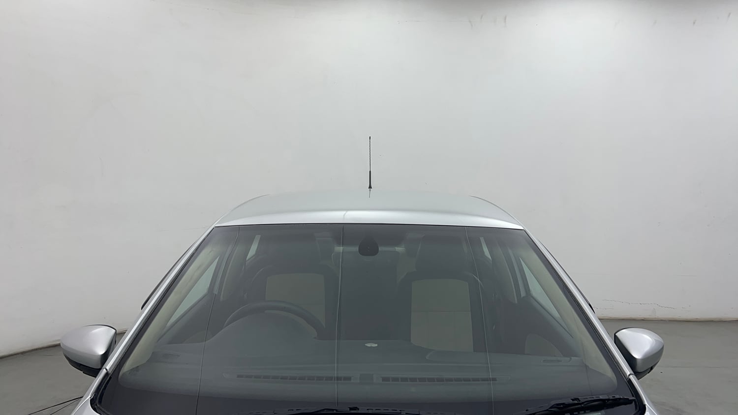 Used 2016 Volkswagen Ameo Highline1.2L (P) Petrol Manual exterior FRONT WINDSHIELD VIEW