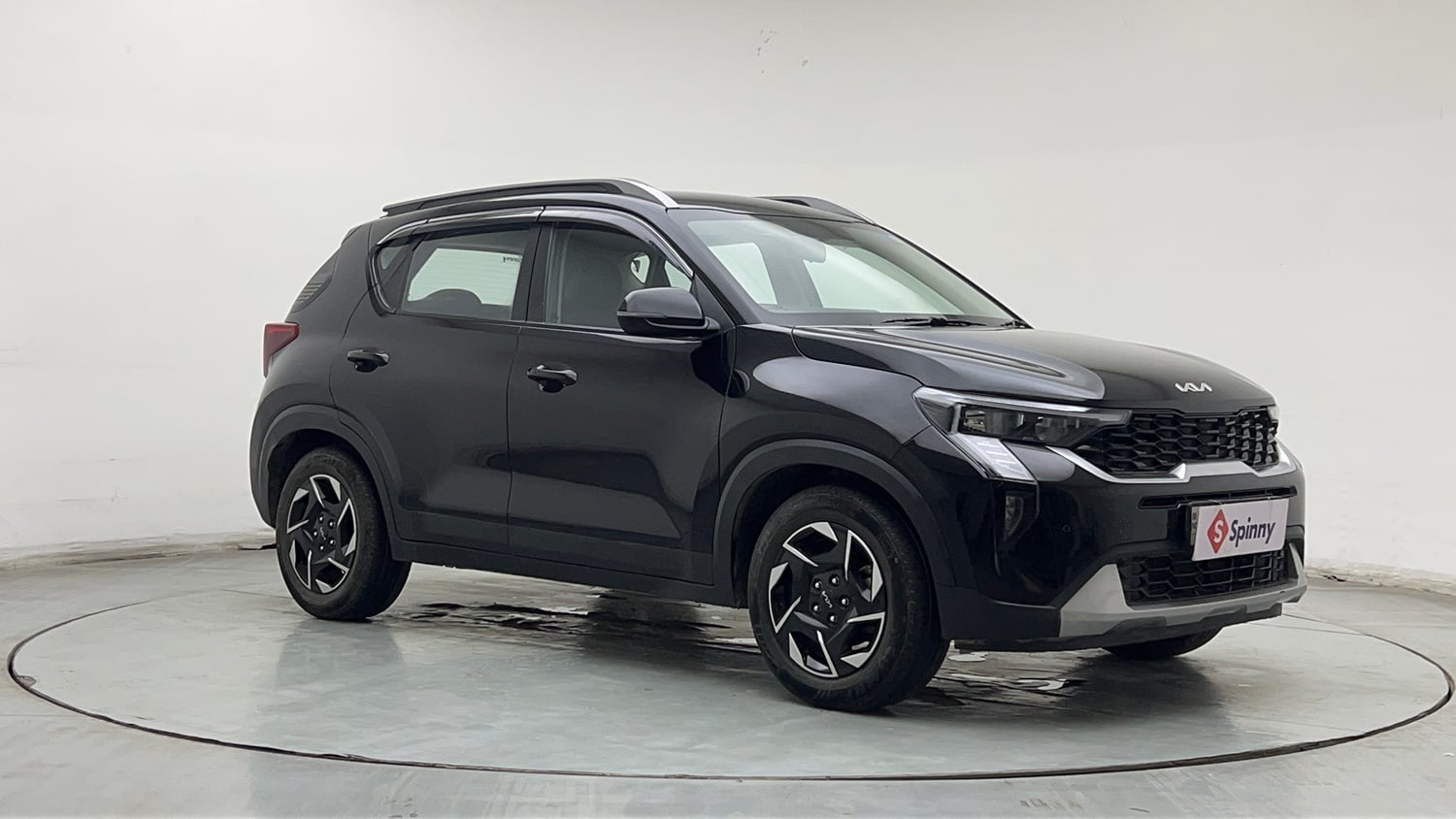 Used 2024 Kia Sonet HTK Plus 1.2 Petrol MT Petrol Manual exterior RIGHT FRONT CORNER VIEW