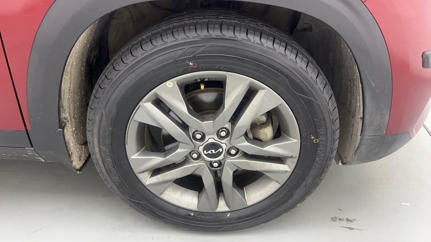 Used 2022 kia Seltos HTX 1.5 IVT Petrol Automatic tyres RIGHT FRONT TYRE RIM VIEW