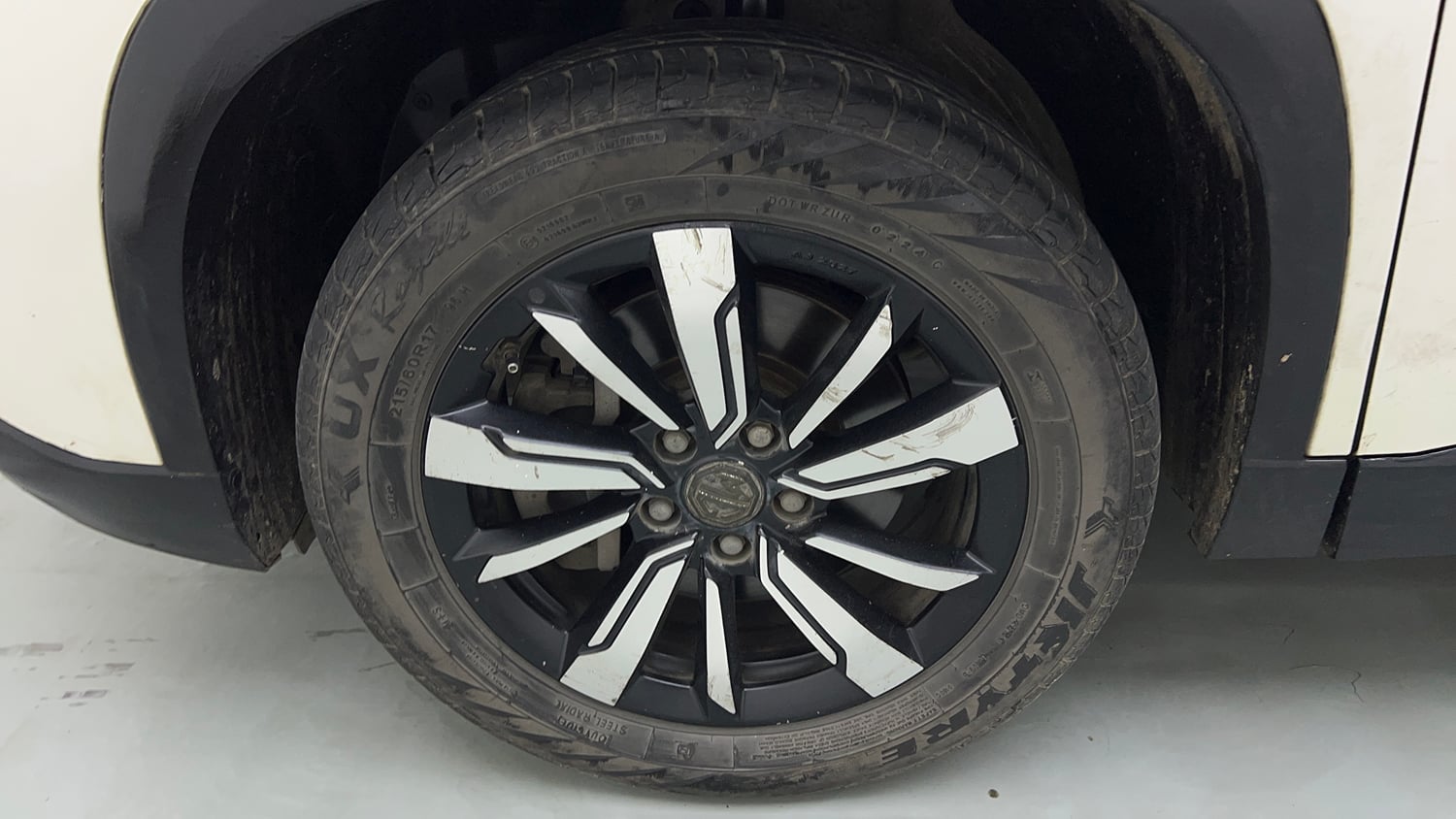 Used 2020 MG Motors Hector Sharp 1.5 DCT Petrol Petrol Automatic tyres LEFT FRONT TYRE RIM VIEW