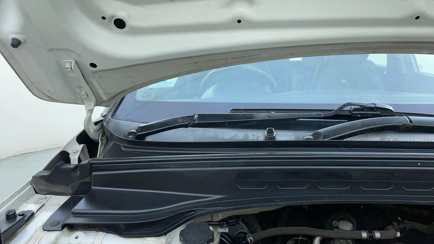 Used 2017 Hyundai Creta 1.6 SX Plus Petrol Petrol Manual engine ENGINE RIGHT SIDE HINGE & APRON VIEW