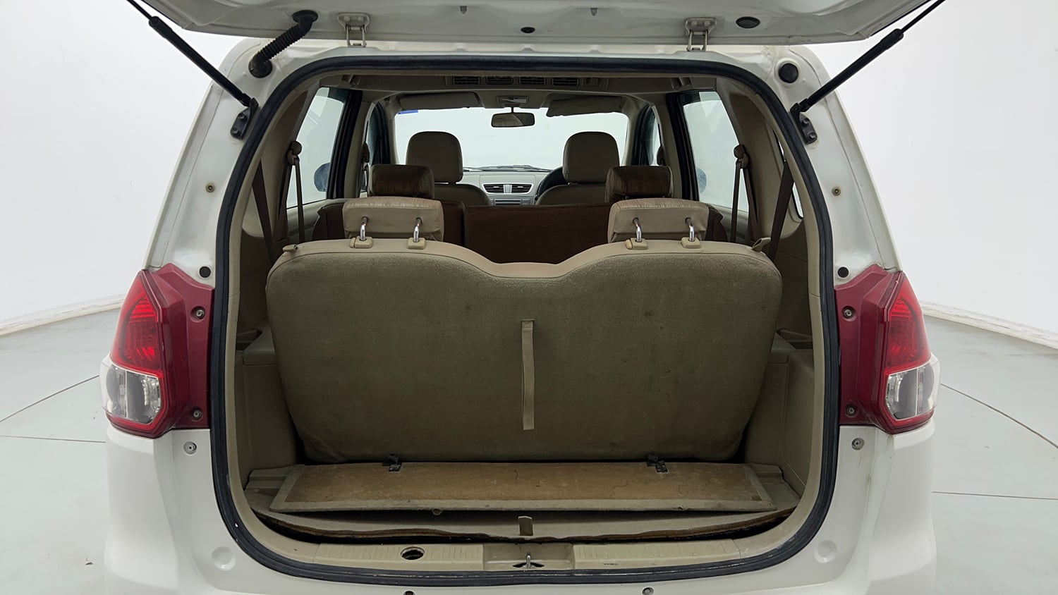 Used 2013 Maruti Suzuki Ertiga Vxi Petrol Manual interior DICKY INSIDE VIEW
