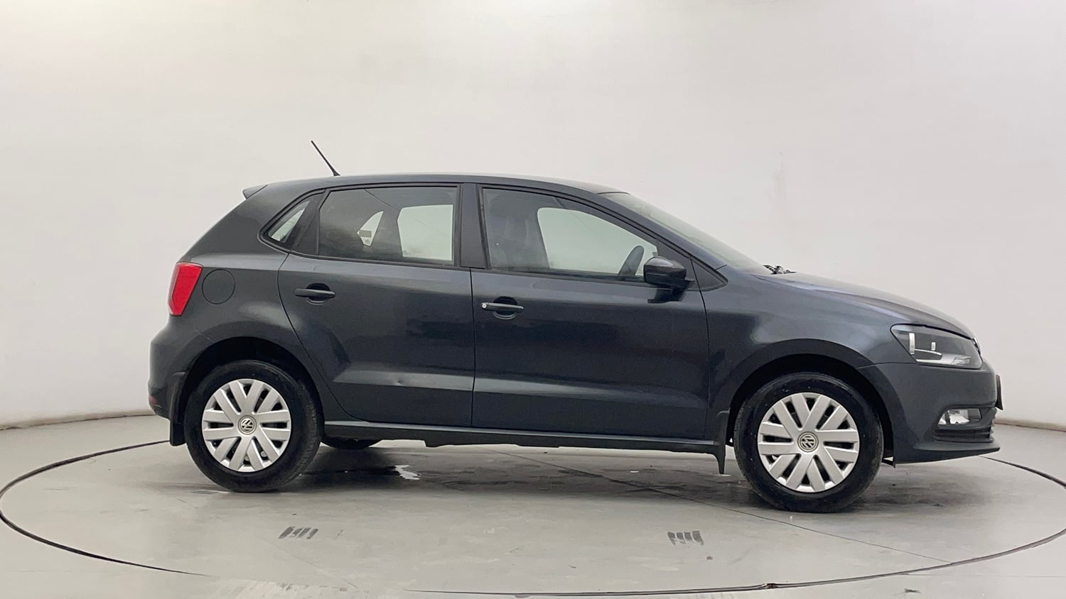 Used 2017 Volkswagen Polo Comfortline 1.2L (P) Petrol Manual exterior RIGHT SIDE VIEW