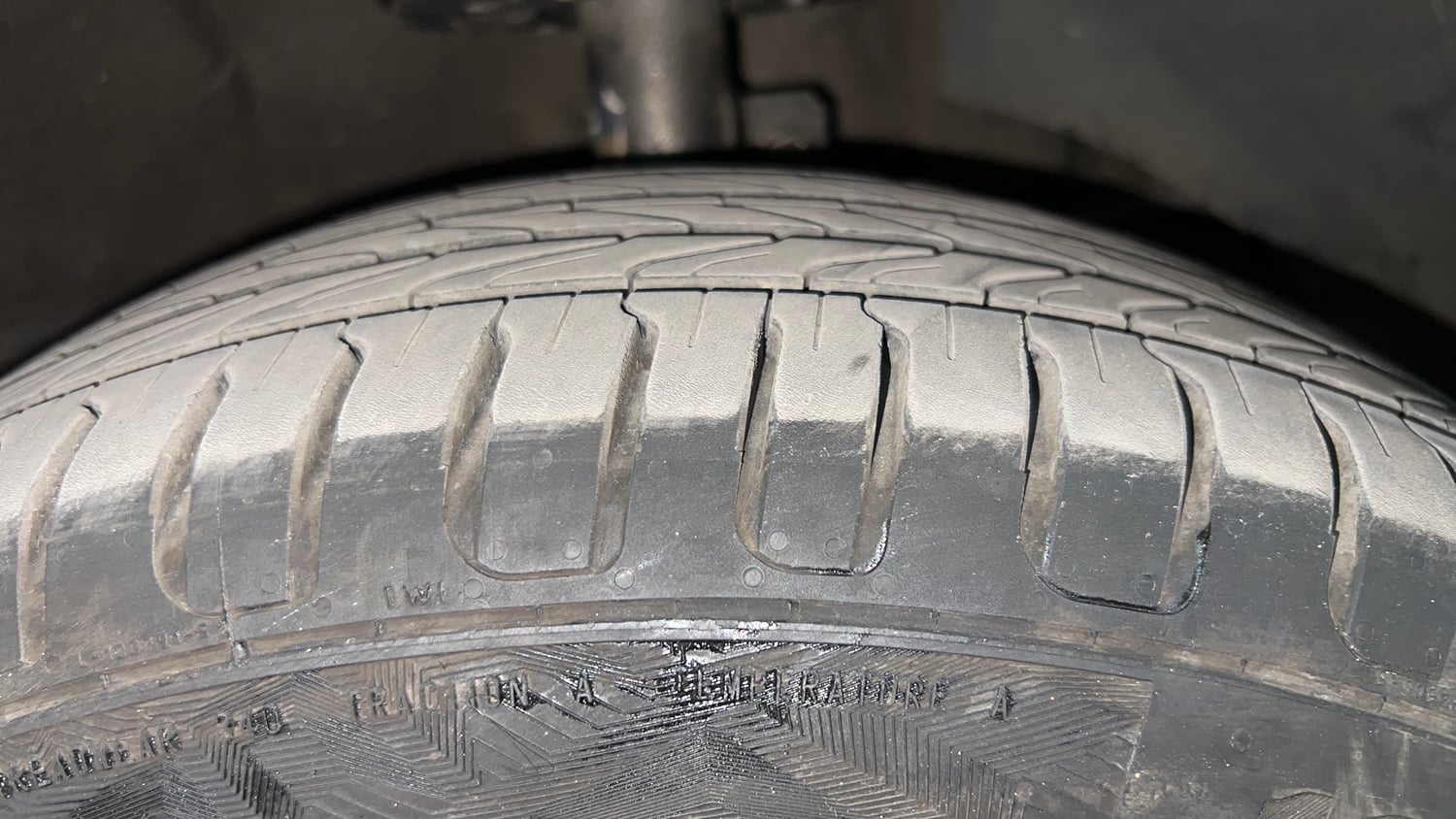 Used 2018 Maruti Suzuki Dzire ZXi Petrol Manual tyres RIGHT FRONT TYRE TREAD VIEW