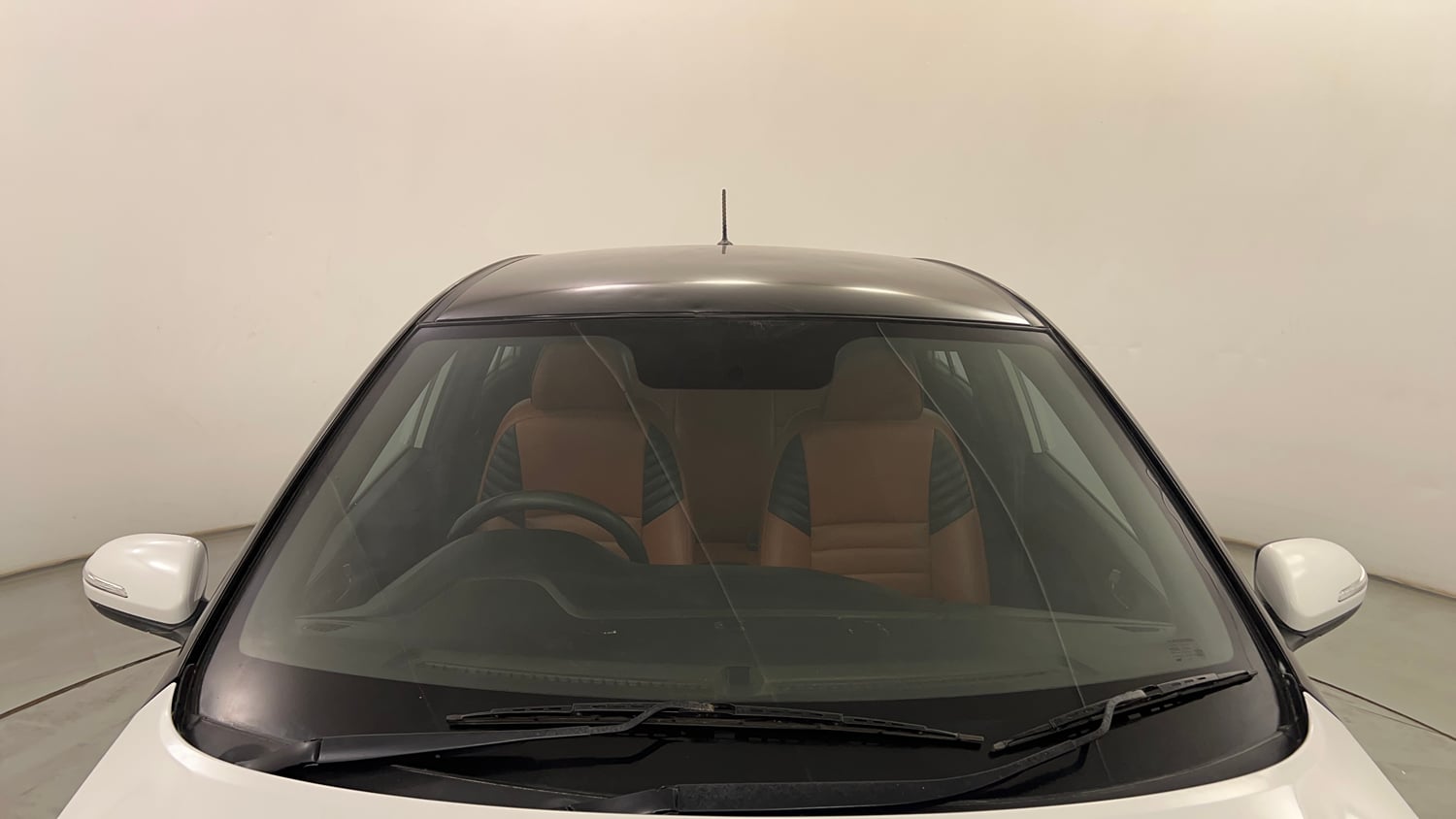 Used 2017 Hyundai Elite i20 Asta 1.2 Dual Tone Petrol Manual exterior FRONT WINDSHIELD VIEW