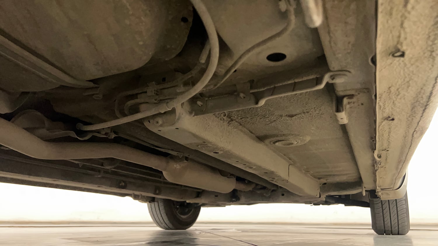 Used 2015 Maruti Suzuki Ciaz VXi+ Petrol Manual extra REAR RIGHT UNDERBODY VIEW