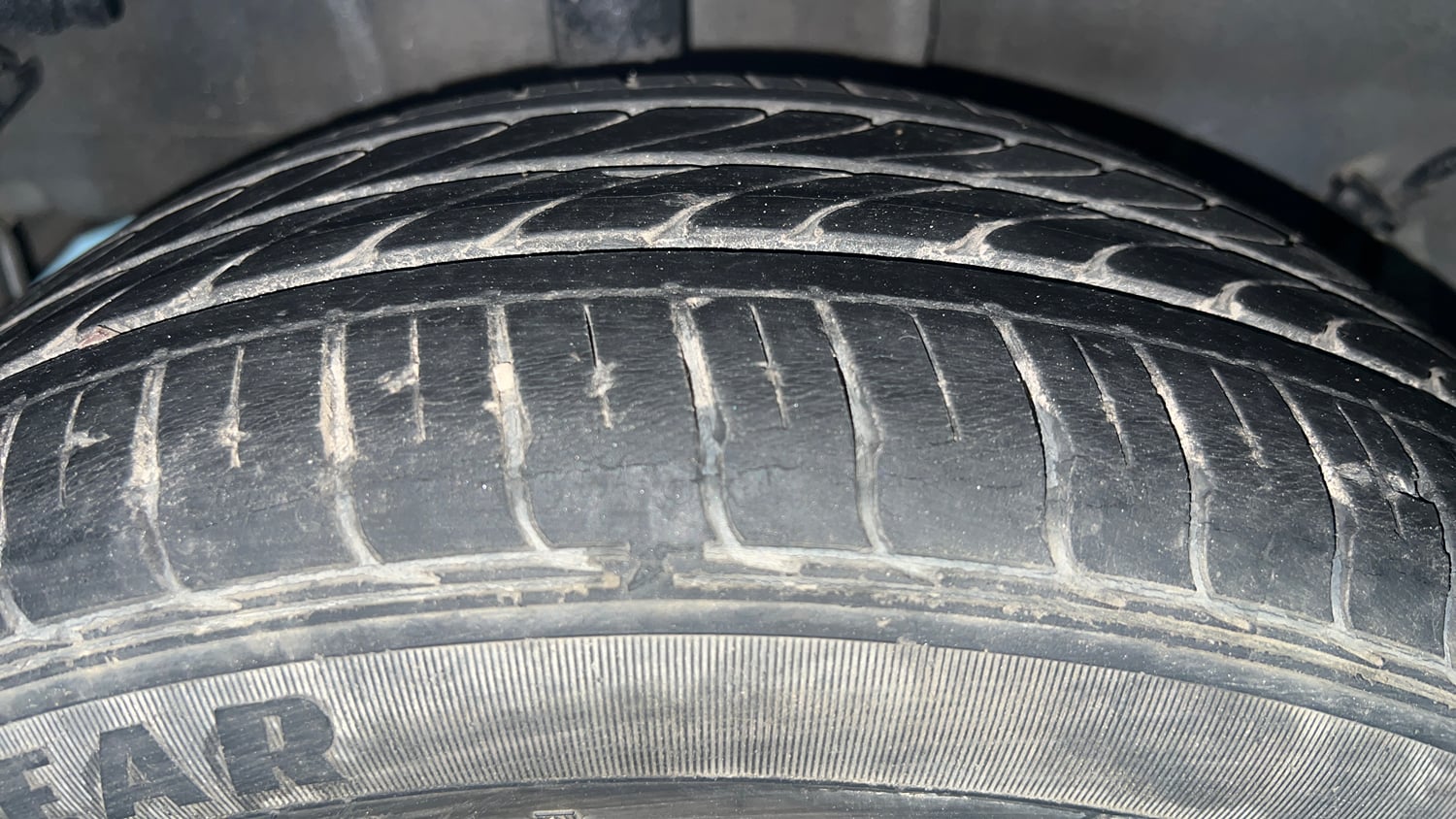 Used 2020 Tata Tiago XZA Plus Petrol Automatic tyres RIGHT REAR TYRE TREAD VIEW