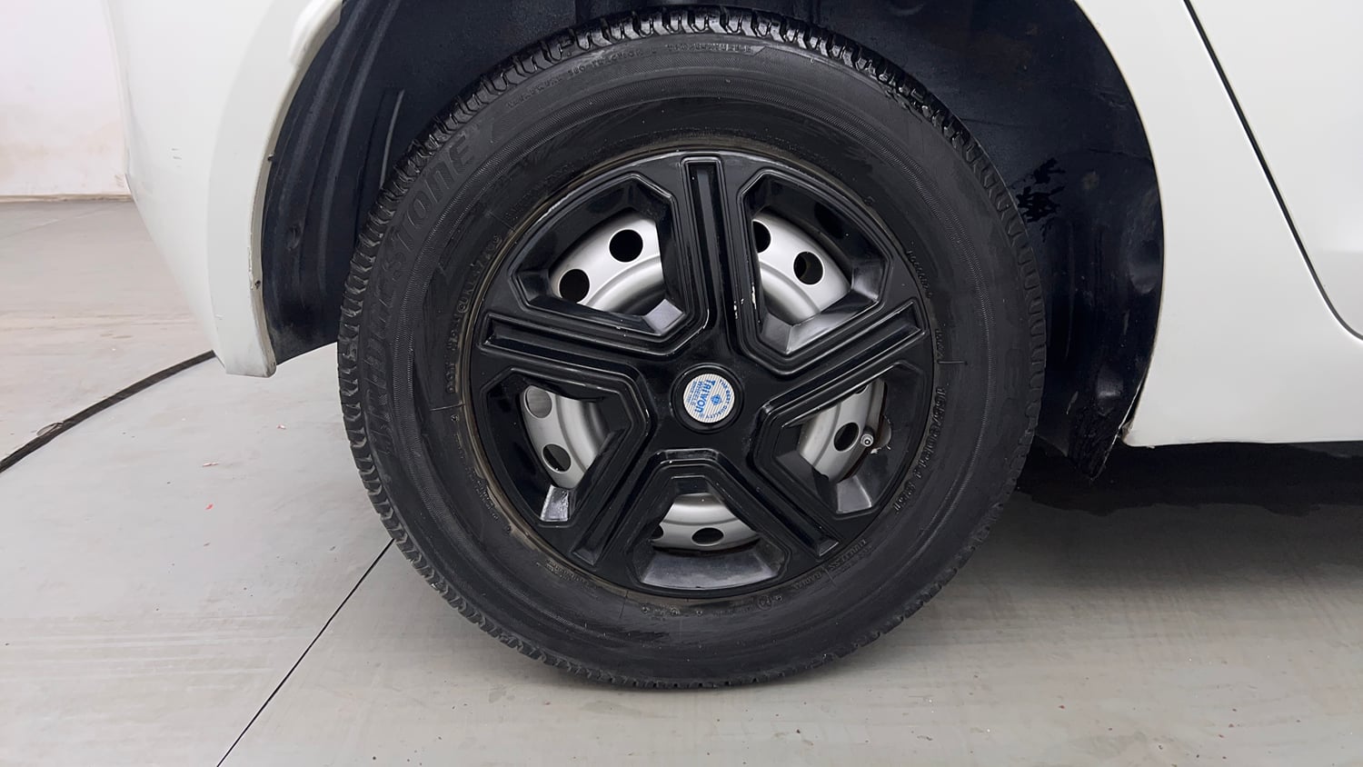 Used 2021 Tata Altroz XE Petrol Petrol Manual tyres RIGHT REAR TYRE RIM VIEW