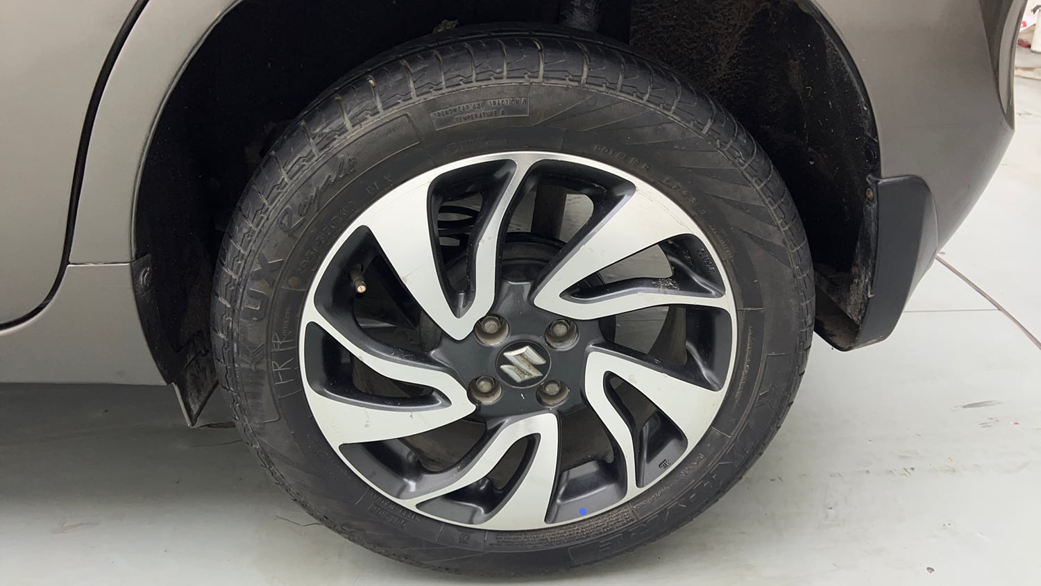 Used 2020 Maruti Suzuki Baleno Alpha Petrol Manual tyres LEFT REAR TYRE RIM VIEW
