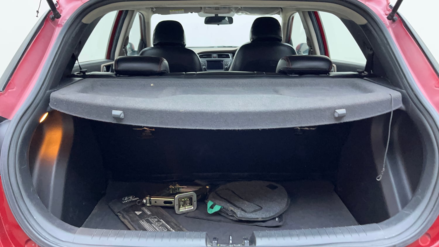 Used 2019 Hyundai Elite i20 Asta 1.2 (O) CVT Petrol Automatic interior DICKY INSIDE VIEW