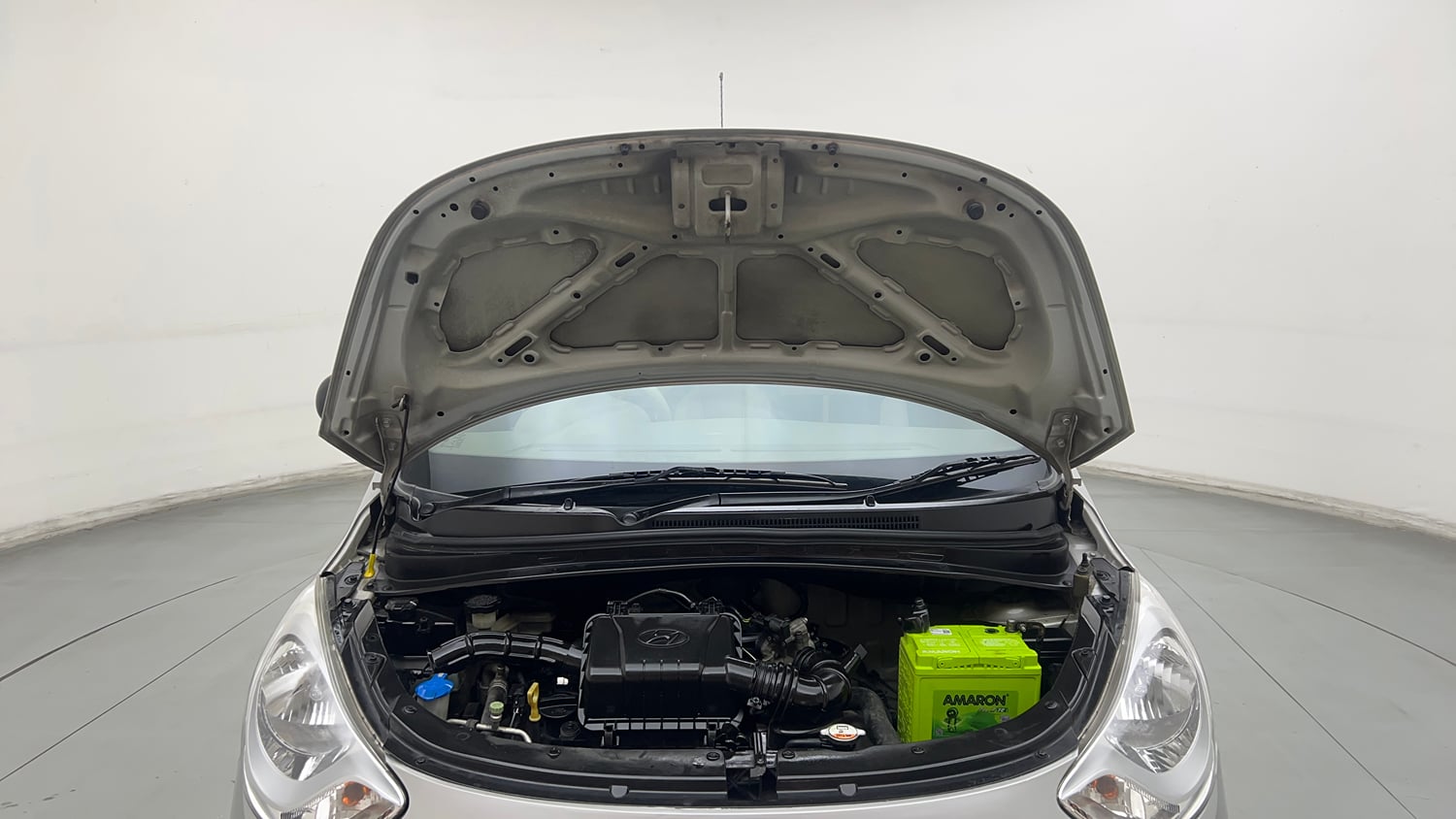 Used 2013 Hyundai i10 Magna 1.1 iRDE2 Petrol Manual engine ENGINE & BONNET OPEN FRONT VIEW
