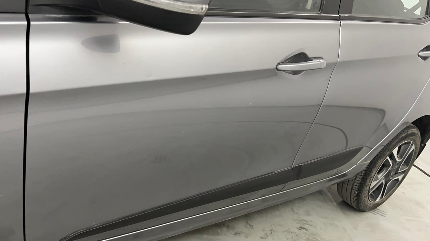 Used 2019 Tata Tiago Revotron XZA Plus Petrol Automatic dents MINOR SCRATCH