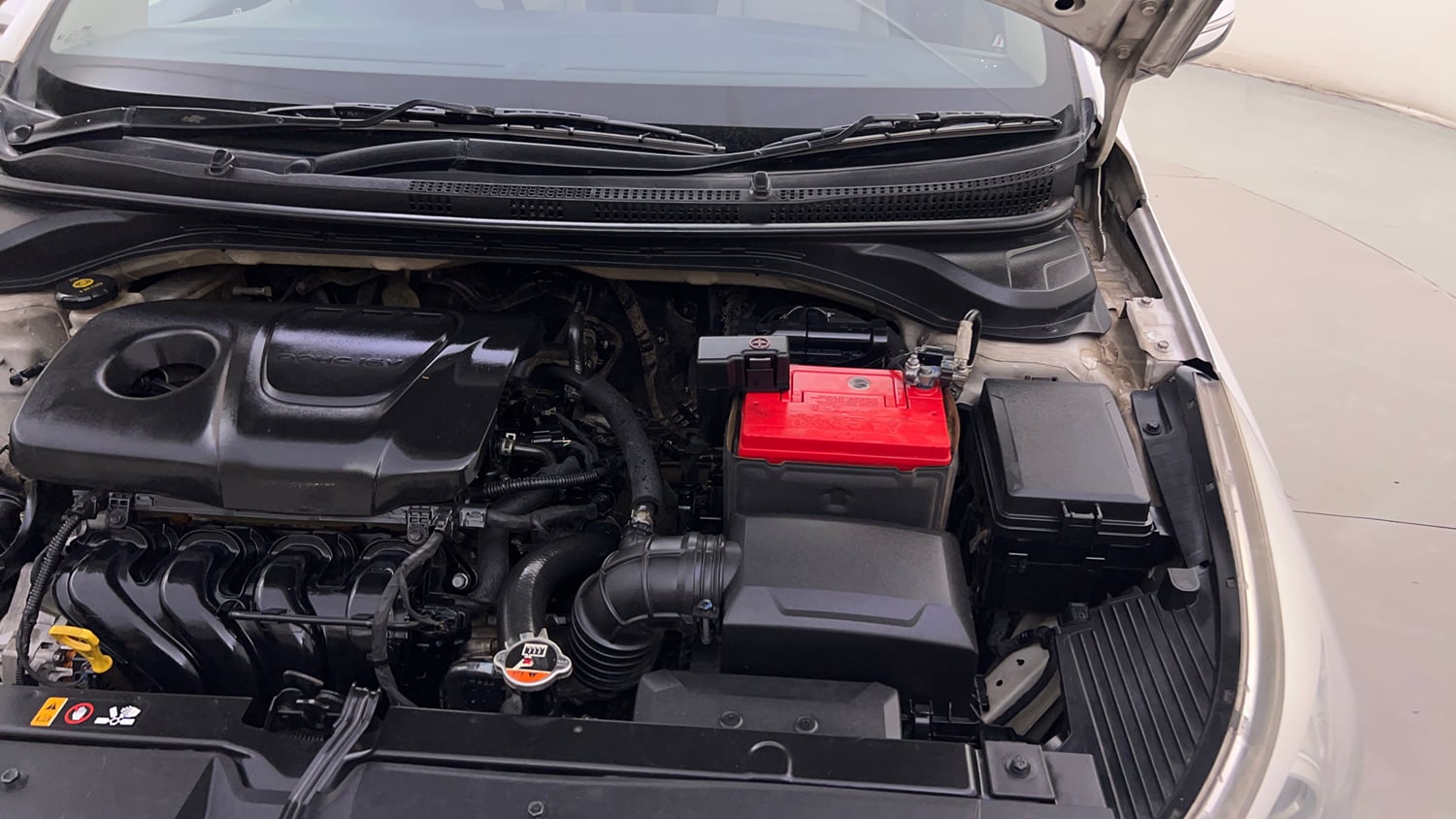Used 2019 Hyundai Verna SX (O) 1.6 VTVT AT Petrol Automatic engine ENGINE LEFT SIDE HINGE & APRON VIEW
