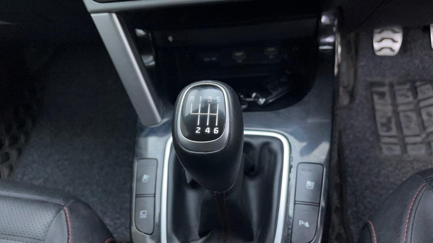 Used 2022 Kia Seltos GTX Plus 1.4 Petrol Manual interior GEAR  KNOB VIEW