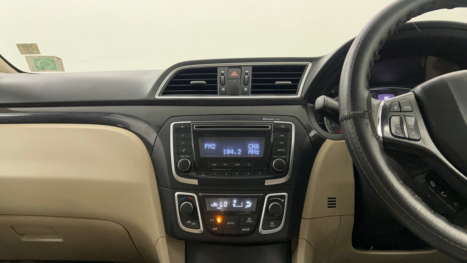 Used 2015 Maruti Suzuki Ciaz VXi+ Petrol Manual interior MUSIC SYSTEM & AC CONTROL VIEW
