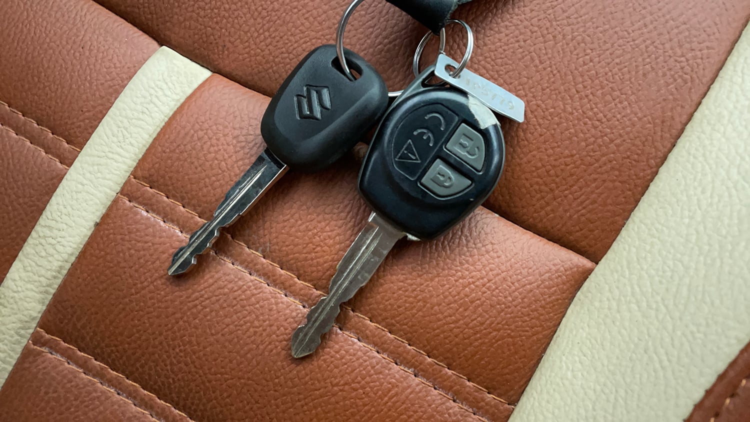 Used 2022 Maruti Suzuki S-Presso VXi (O) AMT Petrol Automatic extra CAR KEY VIEW