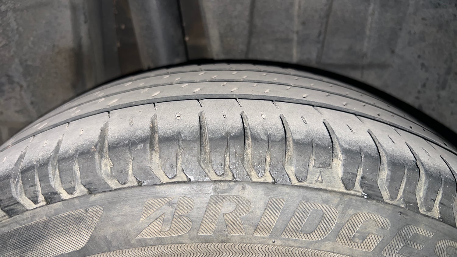 Used 2018 Maruti Suzuki Dzire ZXi Petrol Manual tyres RIGHT REAR TYRE TREAD VIEW