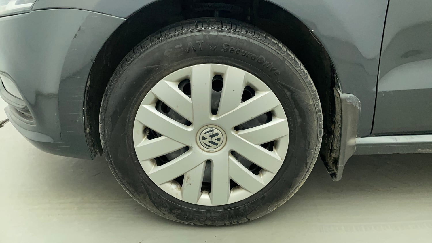 Used 2017 Volkswagen Polo Comfortline 1.2L (P) Petrol Manual tyres LEFT FRONT TYRE RIM VIEW