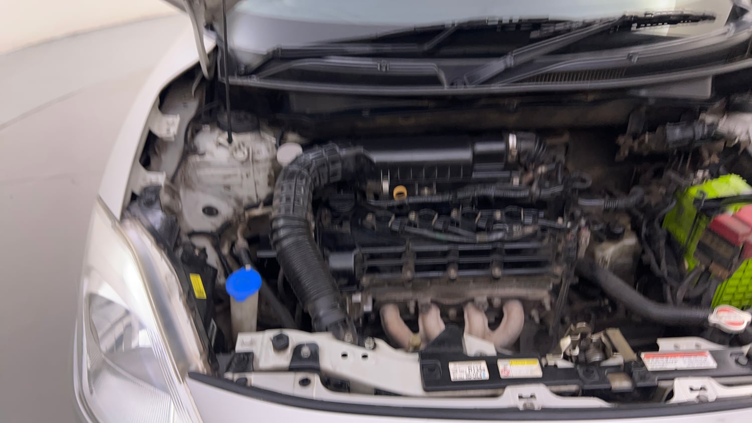 Used 2019 Maruti Suzuki Swift ZXi AMT Petrol Automatic engine ENGINE RIGHT SIDE HINGE & APRON VIEW
