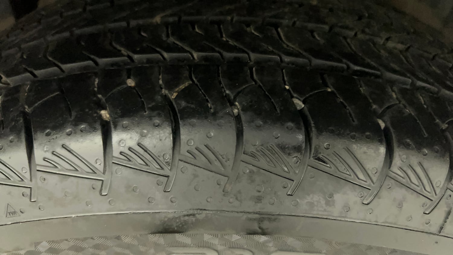 Used 2019 Mahindra XUV 300 1.2 W8 (O) Petrol Manual tyres LEFT REAR TYRE TREAD VIEW