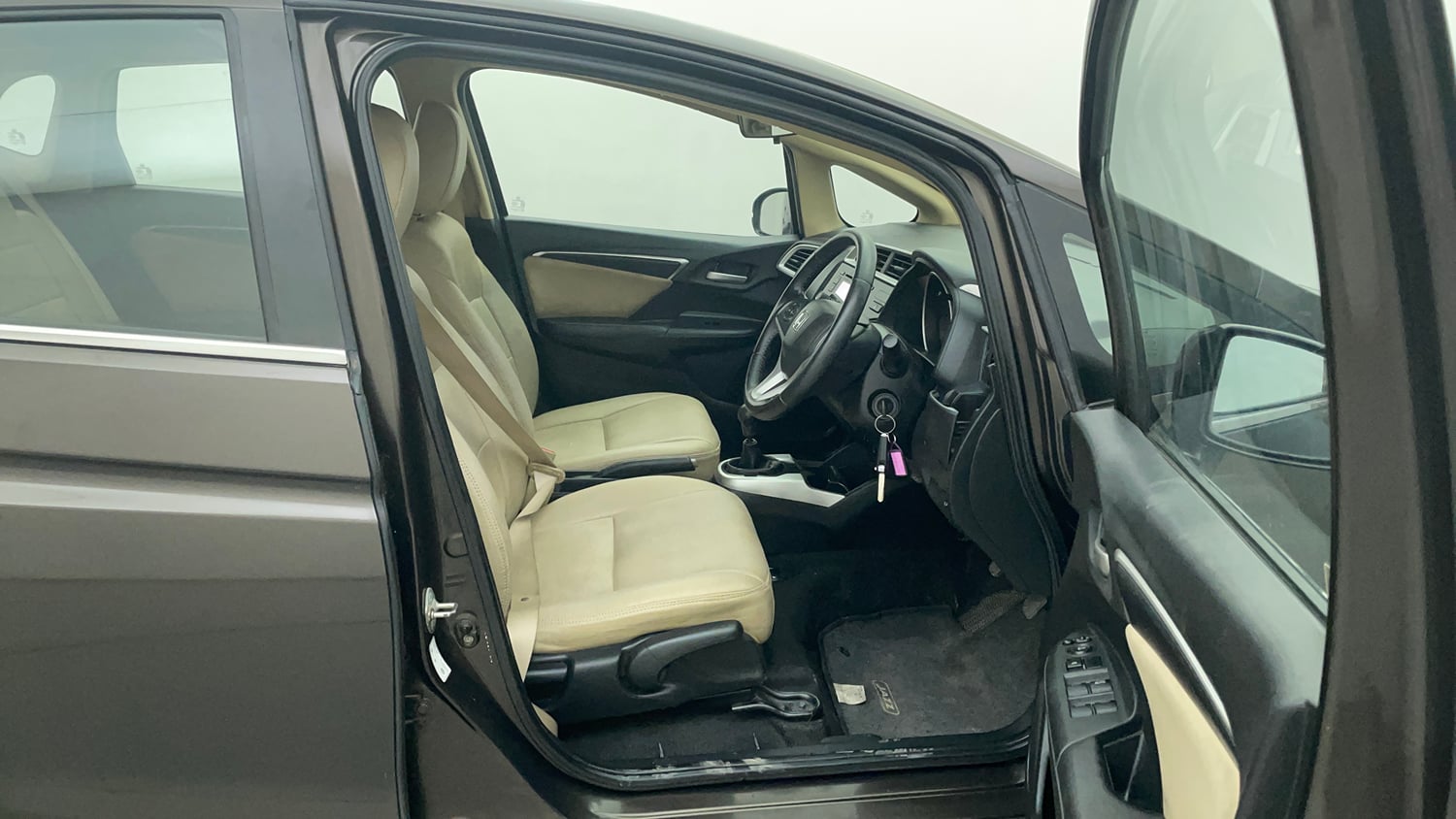 Used 2018 Honda Jazz V Petrol Petrol Manual interior RIGHT SIDE FRONT DOOR CABIN VIEW