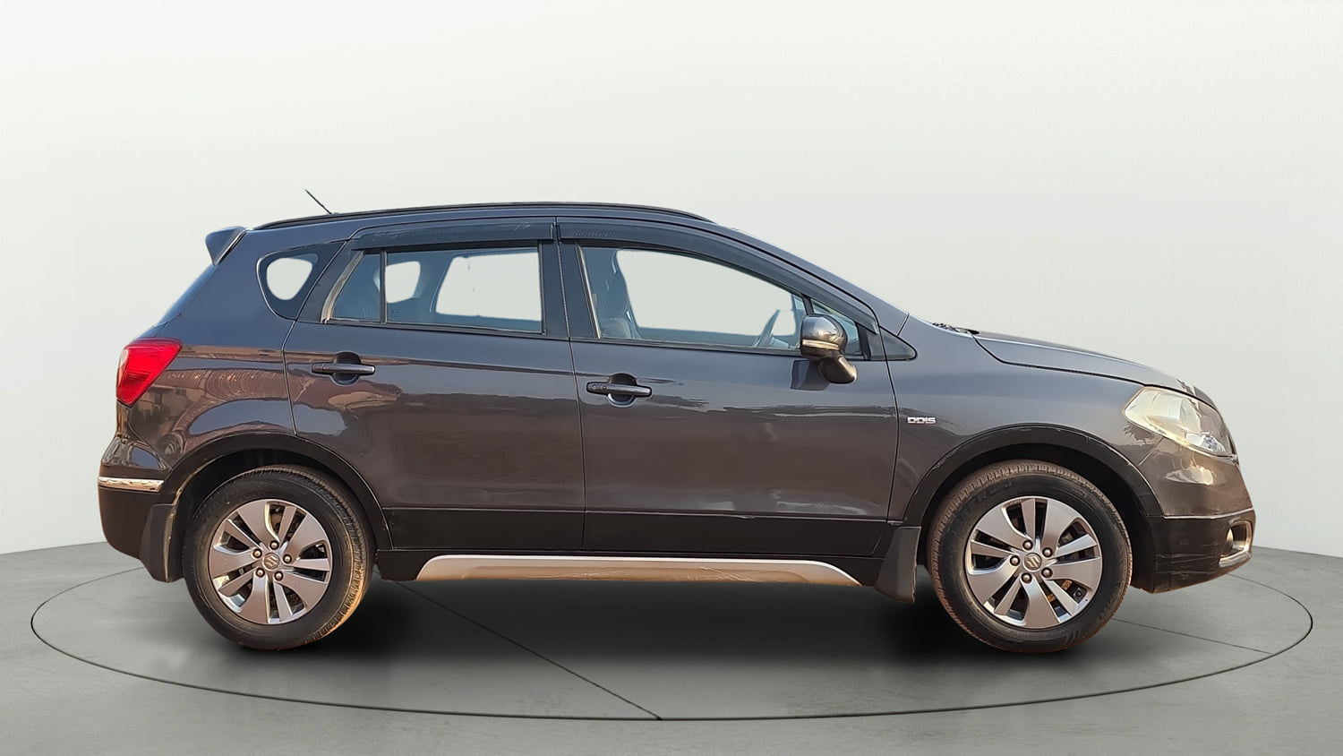 Used 2016 Maruti Suzuki S-Cross Zeta 1.3 Diesel Manual exterior RIGHT SIDE VIEW
