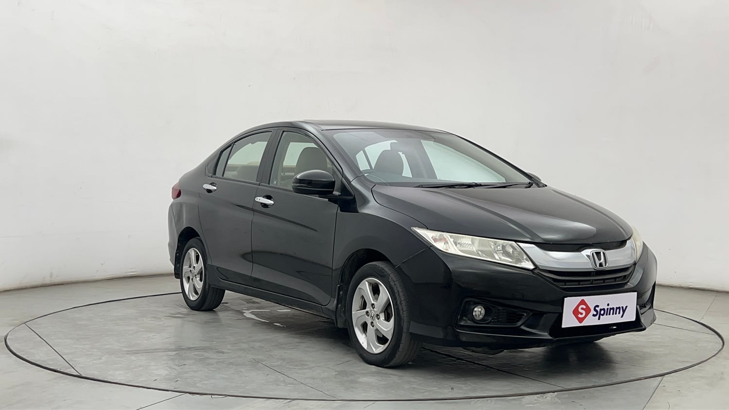 Used 2014 Honda City VX Diesel Diesel Manual exterior RIGHT FRONT CORNER VIEW